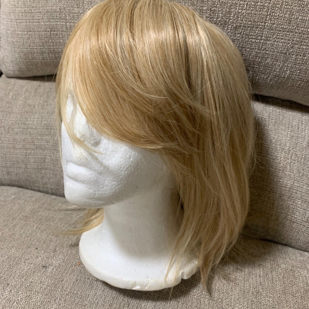 Wig - Picture 2 of 6